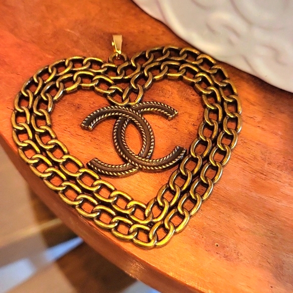 X-large CC Charm ( Zipper Pull ) - Picture 7 of 7